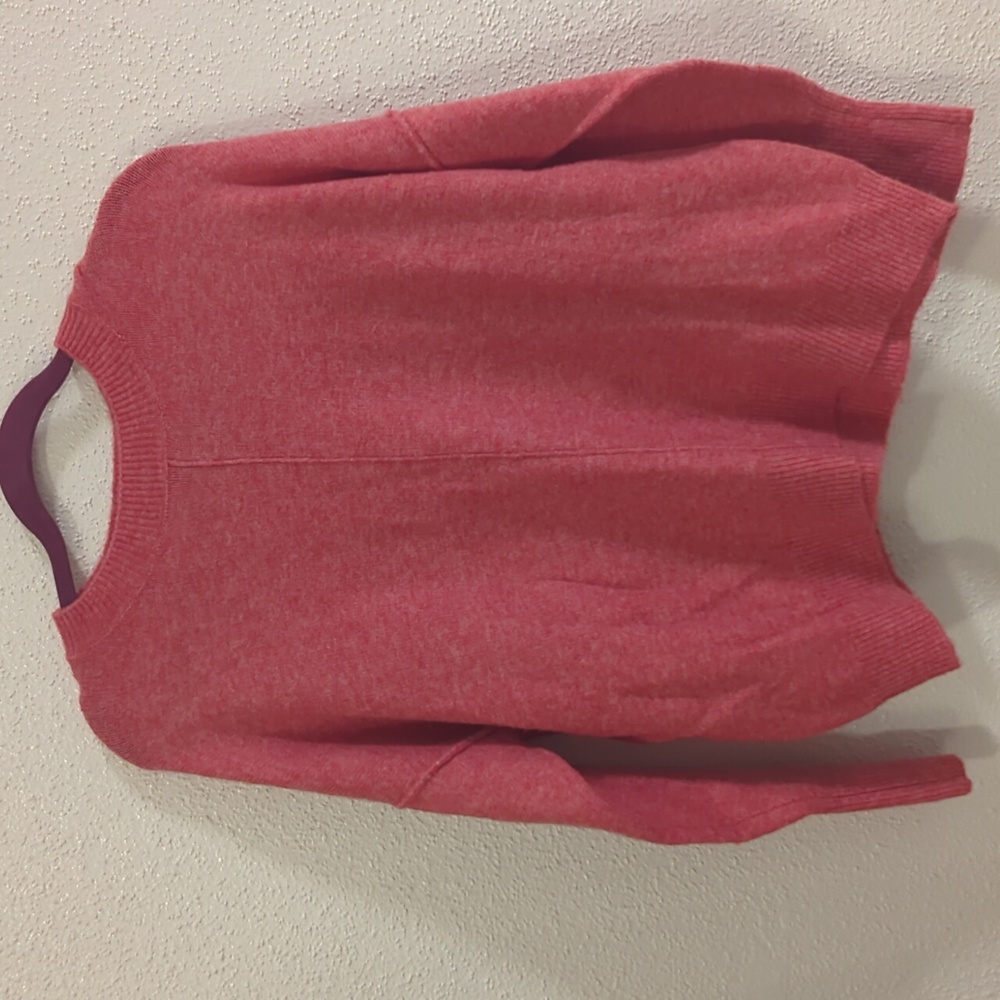 Vince Camuto Small coral crew neck sweater
